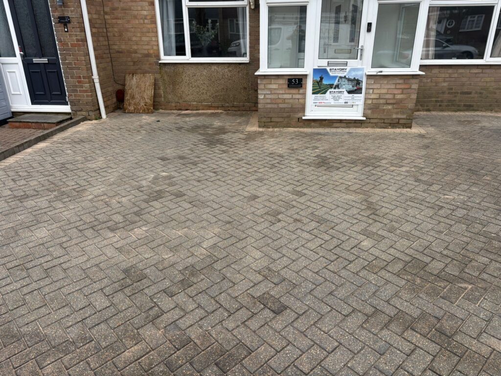 Block paving driveway clean